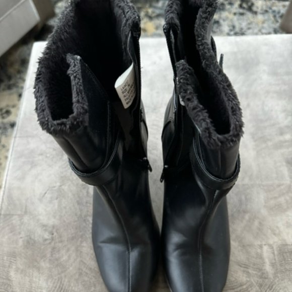 Metroline by Khombu Black Boots- Siz 7 - Picture 3 of 5